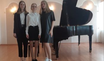 Три свидетельства об освоении дополнительной предпрофессиональной программы «Фортепиано» со сроком обучения восемь лет!